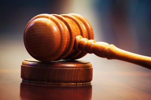 court_gavel-min